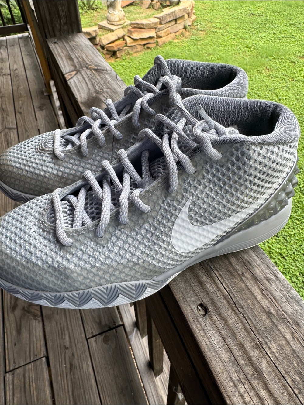 Nike Kyrie Gary Basketball Shoes size 4.5